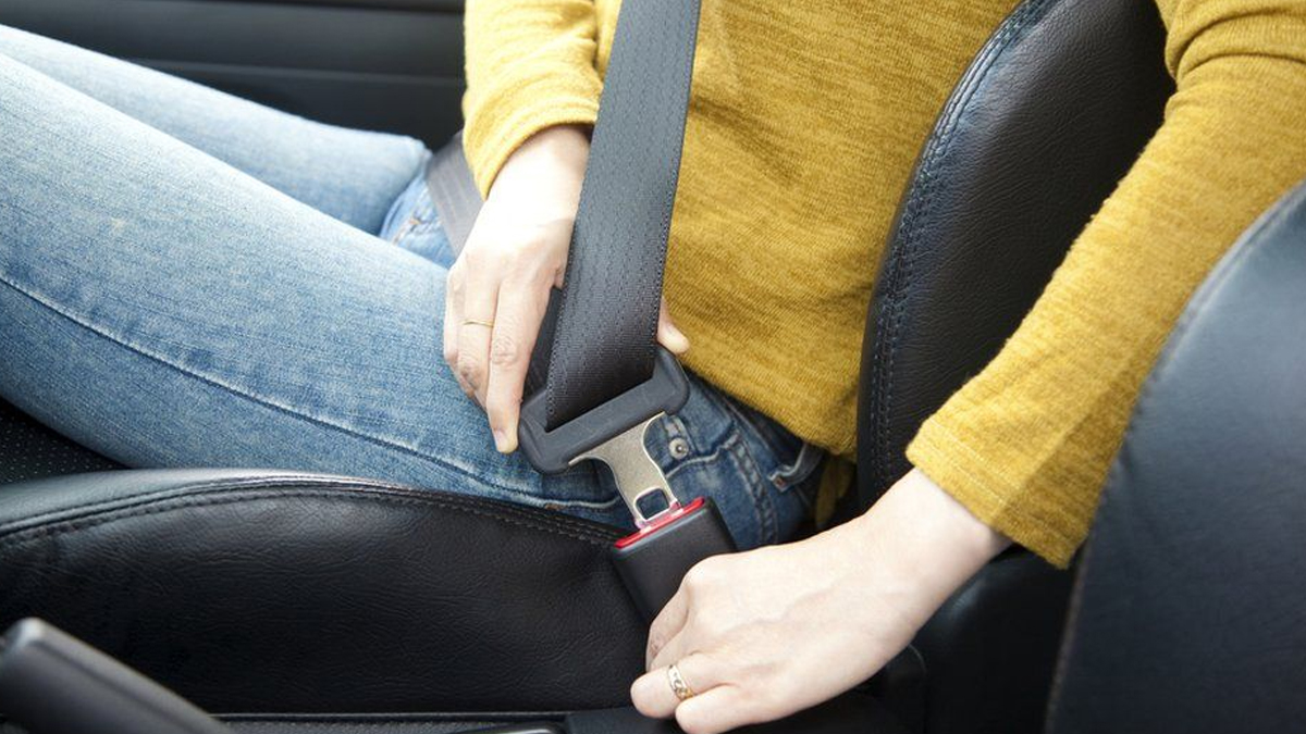 मुम्बईमा कारको पछाडिको सिटका यात्रुका लागि पनि सिट बेल्ट अनिवार्य